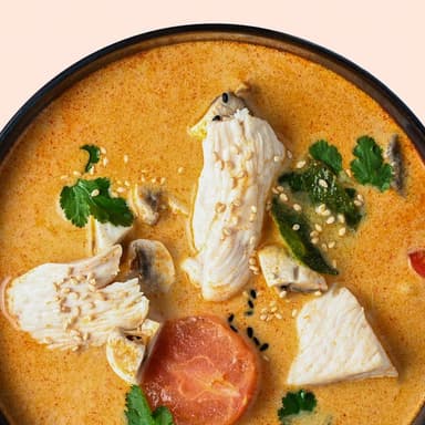 Суп Том Ям на кокосовому молоці з куркою