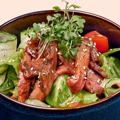 Салат з телятиною та овочами