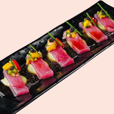 Сашимі з тунця з трюфельним соусом